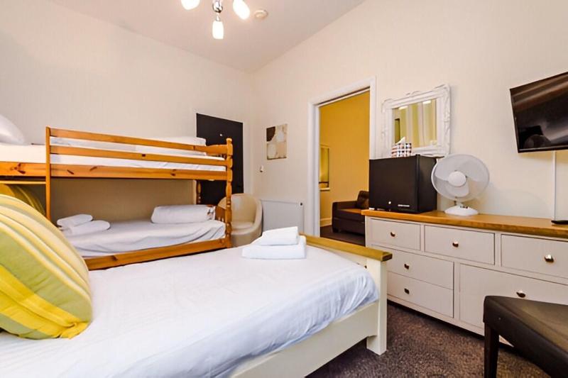 Lawton Lauriston Court - Oda