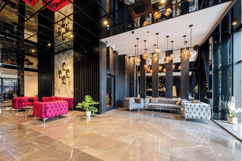 Hotel Am Beatles Platz - Lobi