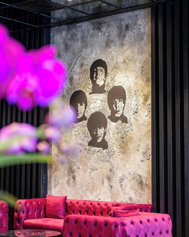 Hotel Am Beatles Platz - Lobi