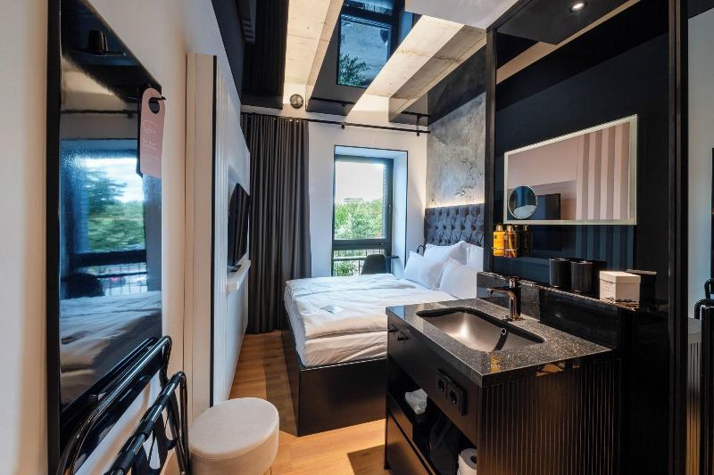 Hotel Am Beatles Platz - Oda