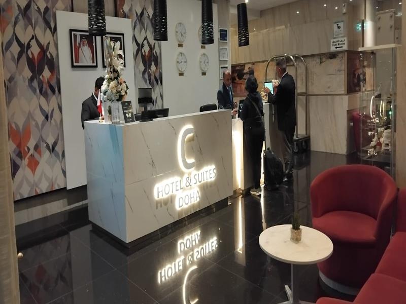 C - Hotel And Suites Doha - Lobi