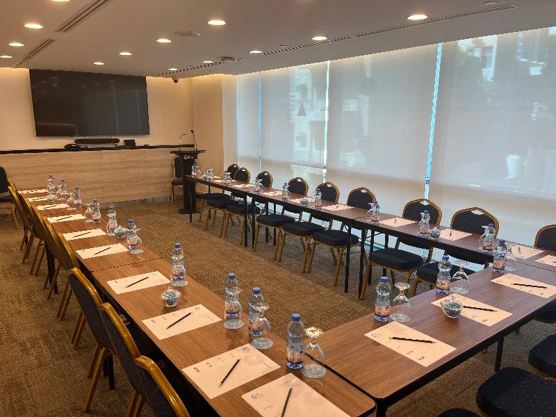 C - Hotel And Suites Doha - Toplantı