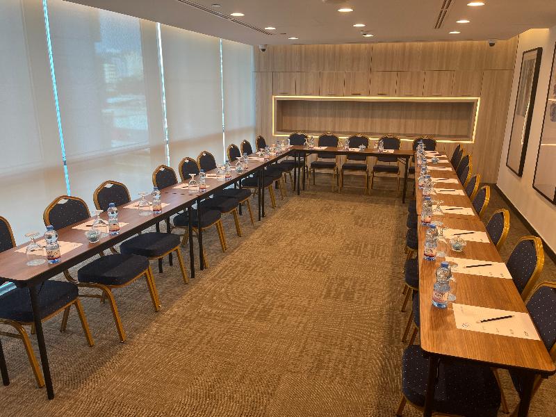 C - Hotel And Suites Doha - Toplantı