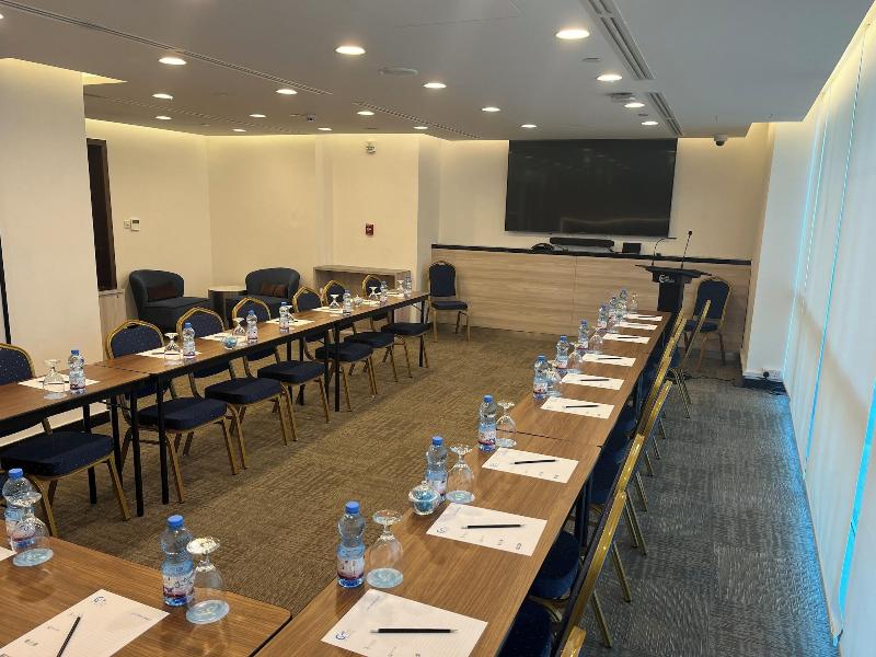 C - Hotel And Suites Doha - Toplantı