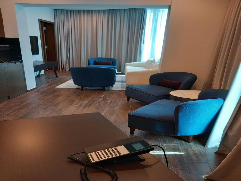 C - Hotel And Suites Doha - Oda