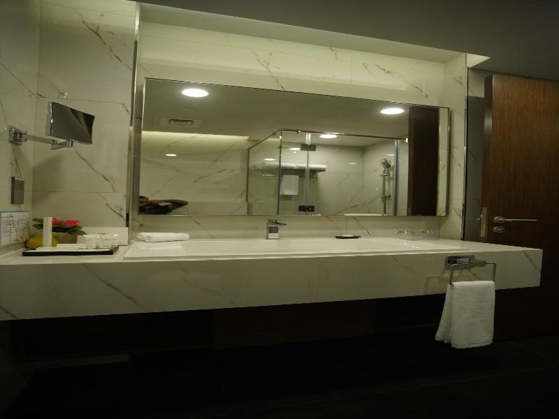 C - Hotel And Suites Doha - Oda