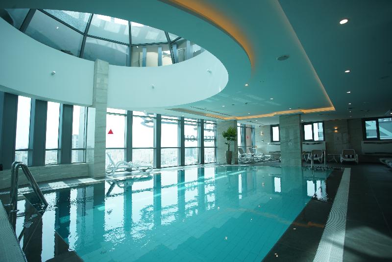 C - Hotel And Suites Doha - Havuz
