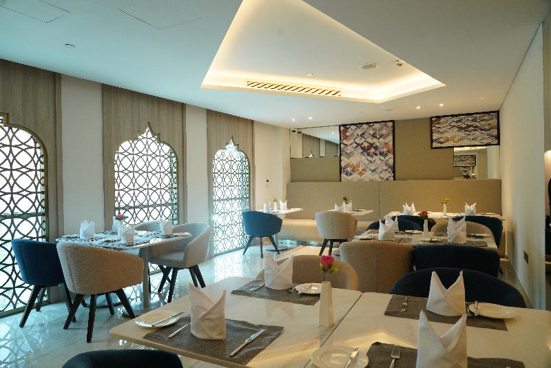 C - Hotel And Suites Doha - Restoran