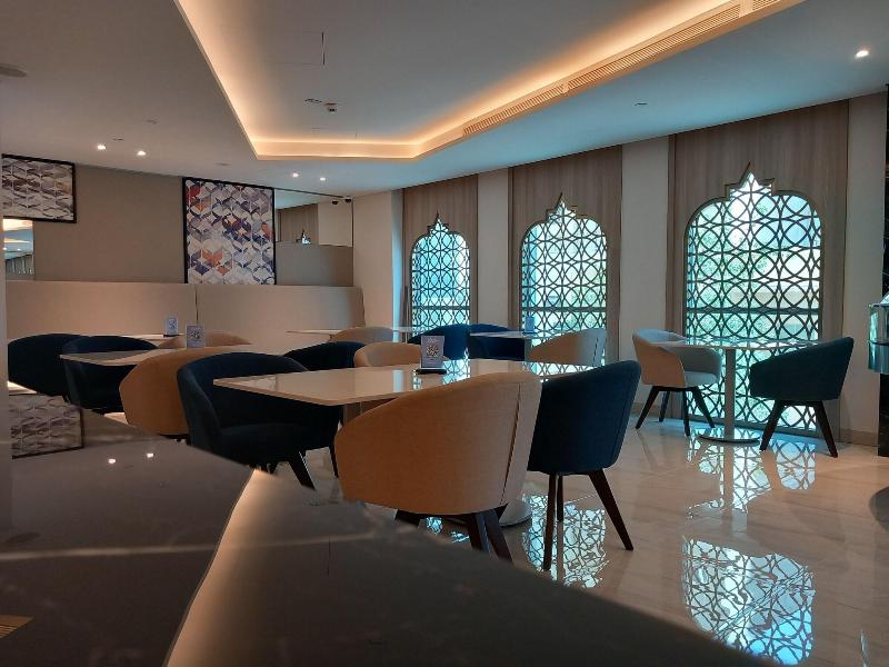 C - Hotel And Suites Doha - Restoran