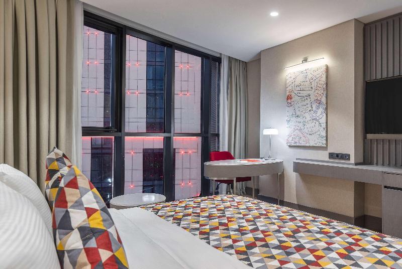 Ramada Plaza By Wyndham Batumi - Oda