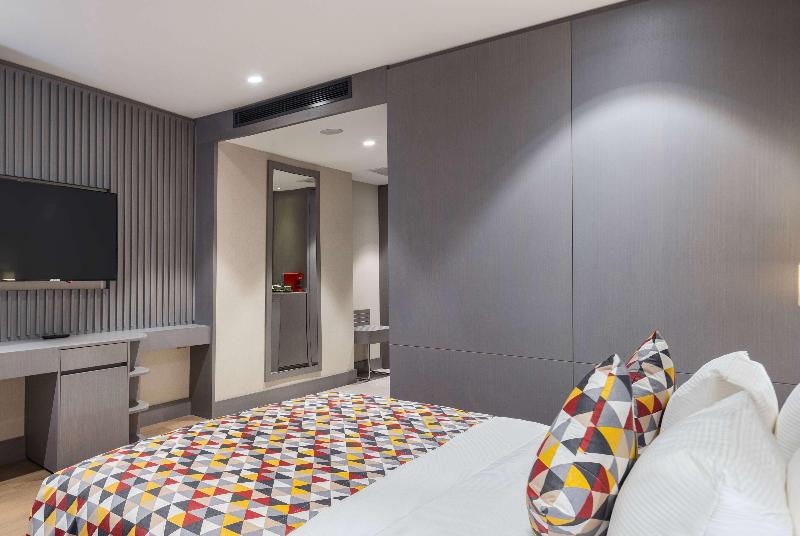 Ramada Plaza By Wyndham Batumi - Oda