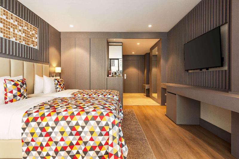 Ramada Plaza By Wyndham Batumi - Oda