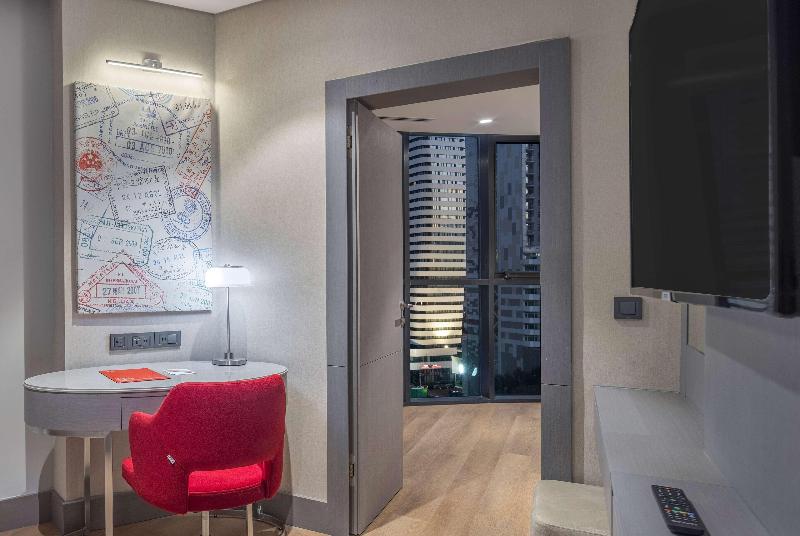 Ramada Plaza By Wyndham Batumi - Oda