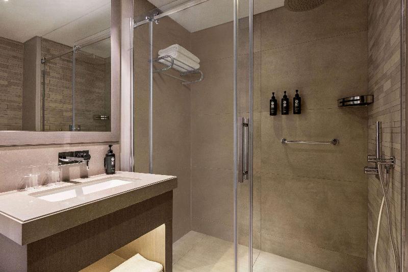 Ramada Plaza By Wyndham Batumi - Oda