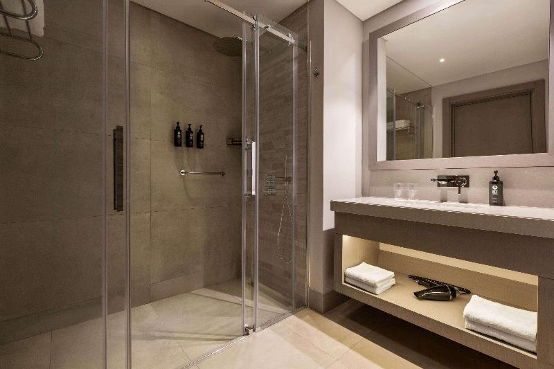 Ramada Plaza By Wyndham Batumi - Oda