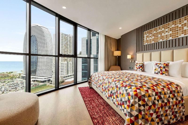 Ramada Plaza By Wyndham Batumi - Oda