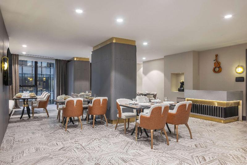 Ramada Plaza By Wyndham Batumi - Restoran