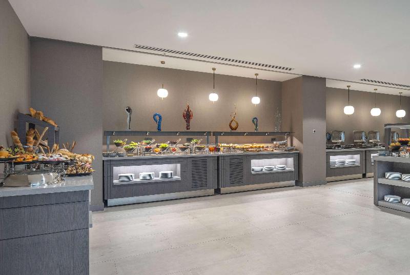 Ramada Plaza By Wyndham Batumi - Restoran