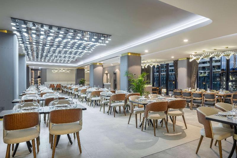 Ramada Plaza By Wyndham Batumi - Restoran