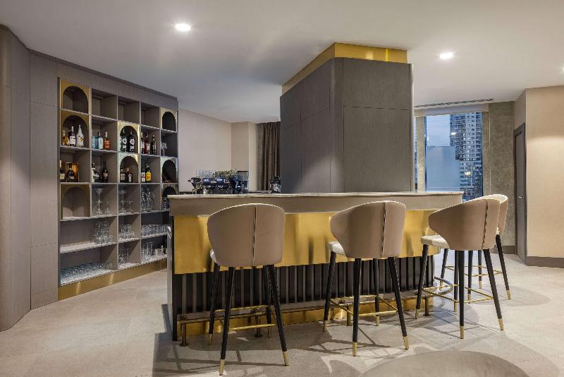 Ramada Plaza By Wyndham Batumi - Restoran