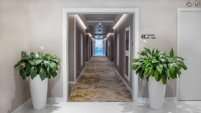 E-Stay Hotel - Lobi
