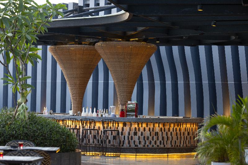 Hotel Santika Premiere Lampung - Bar