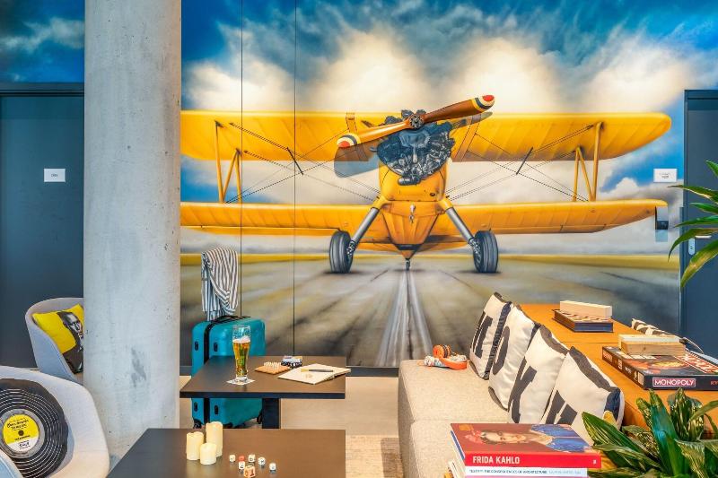 Moxy Berlin Airport - Lobi