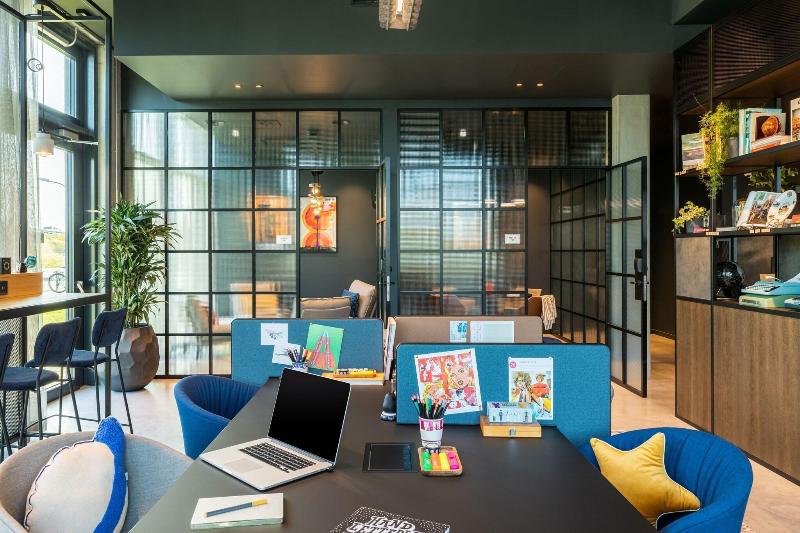 Moxy Berlin Airport - Lobi