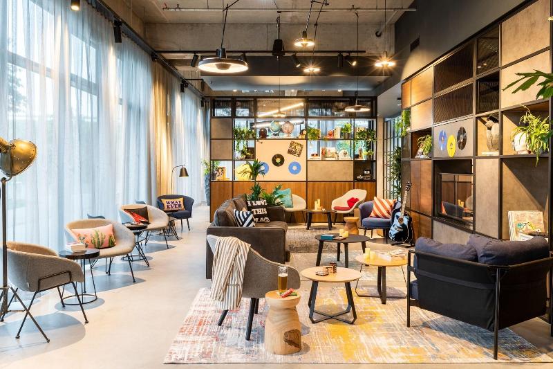 Moxy Berlin Airport - Genel