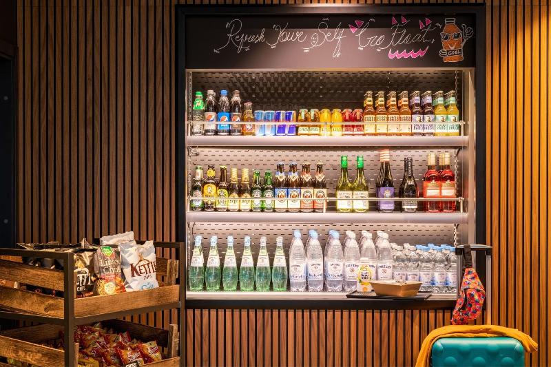 Moxy Berlin Airport - Genel