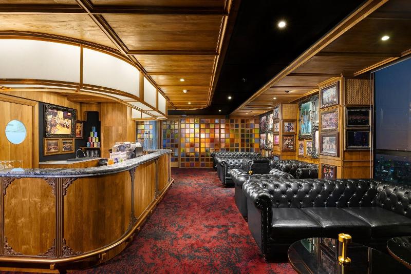 The Alana Hotel Malang - Bar