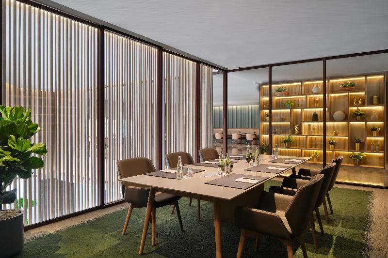 Parkroyal Serviced Suites Jakarta - Restoran