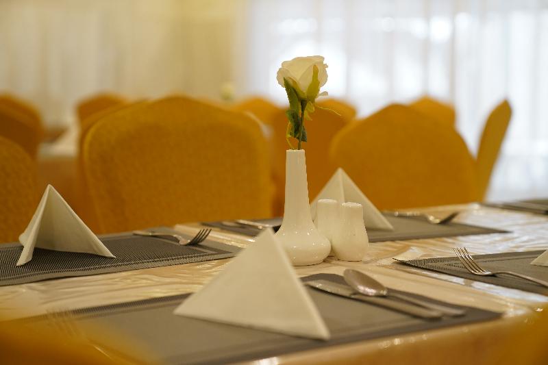 Emaar Andalusiah - Restoran