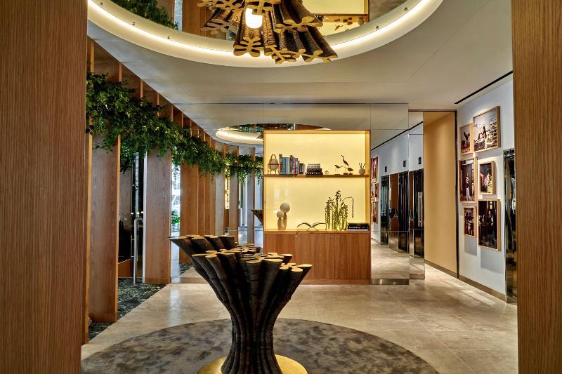 The BoTree London, Curio Collection by Hilton - Lobi