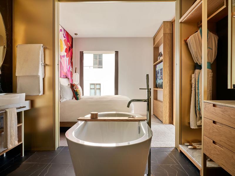 The BoTree London, Curio Collection by Hilton - Oda