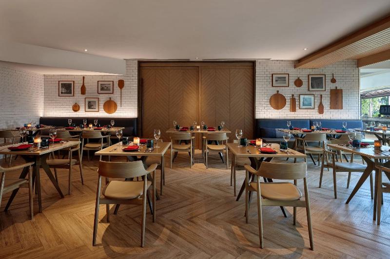 Phuket Marriott Resort & Spa, Merlin Beach - Restoran