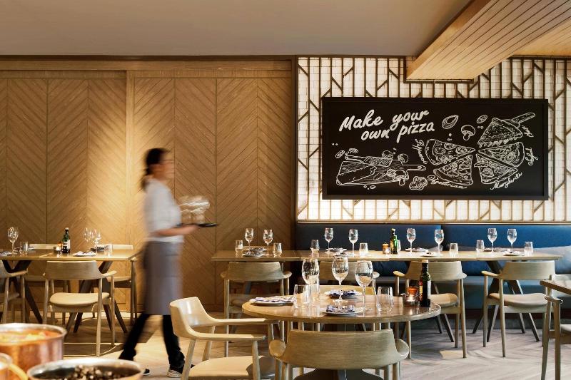 Phuket Marriott Resort & Spa, Merlin Beach - Restoran