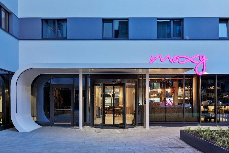 Moxy Hamburg Altona - Genel
