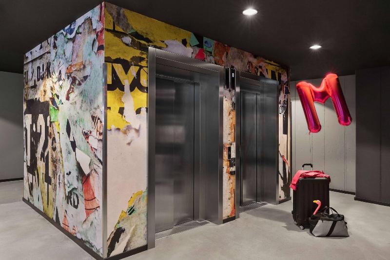 Moxy Hamburg Altona - Genel