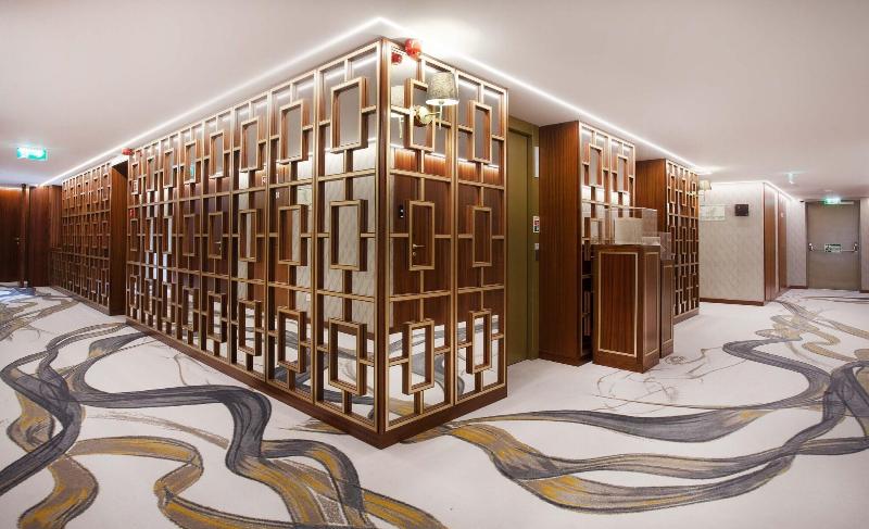 Wine & Books Porto Hotel - Lobi