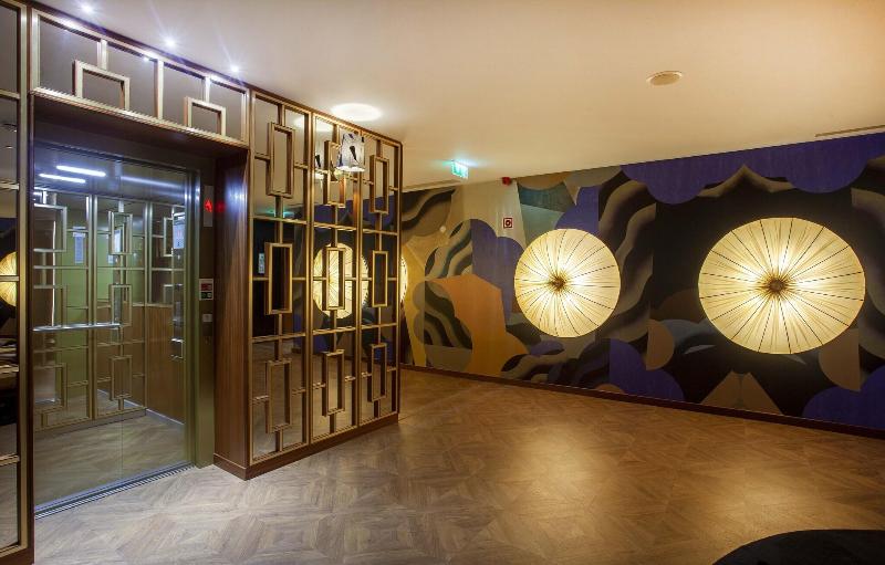 Wine & Books Porto Hotel - Lobi