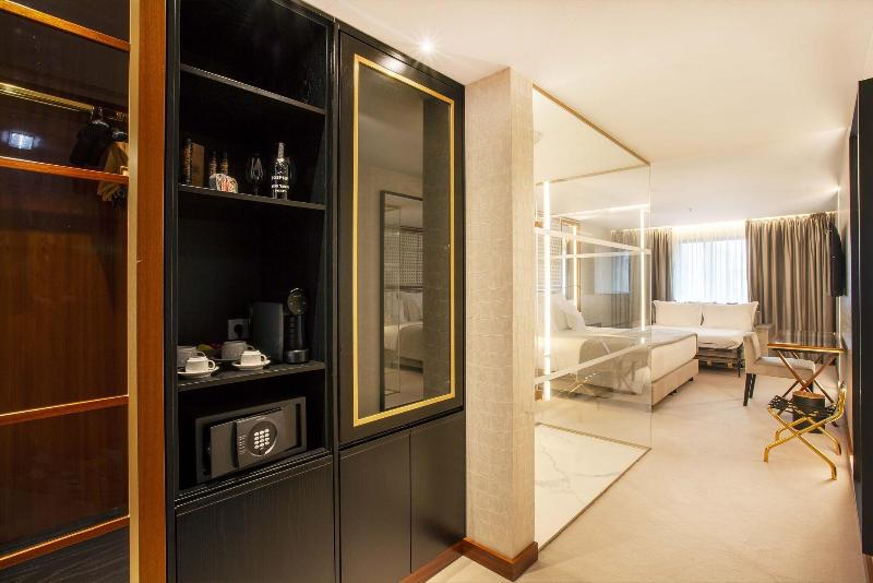 Wine & Books Porto Hotel - Oda