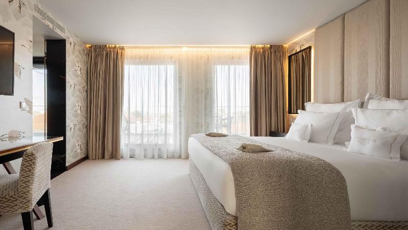 Wine & Books Porto Hotel - Oda