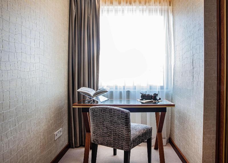 Wine & Books Porto Hotel - Oda