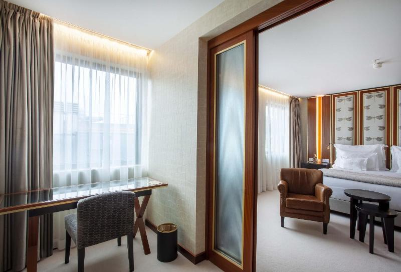 Wine & Books Porto Hotel - Oda