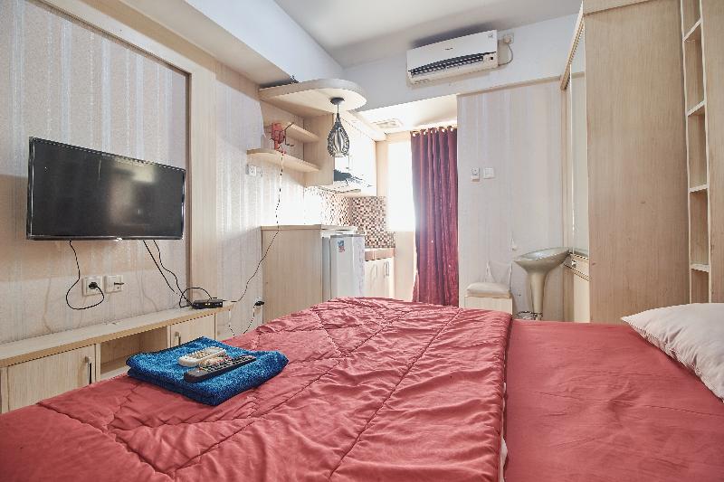 Apartment Green Lake Ciputat By Celebrity Room - Oda