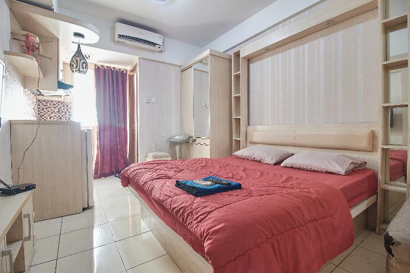 Apartment Green Lake Ciputat By Celebrity Room - Oda