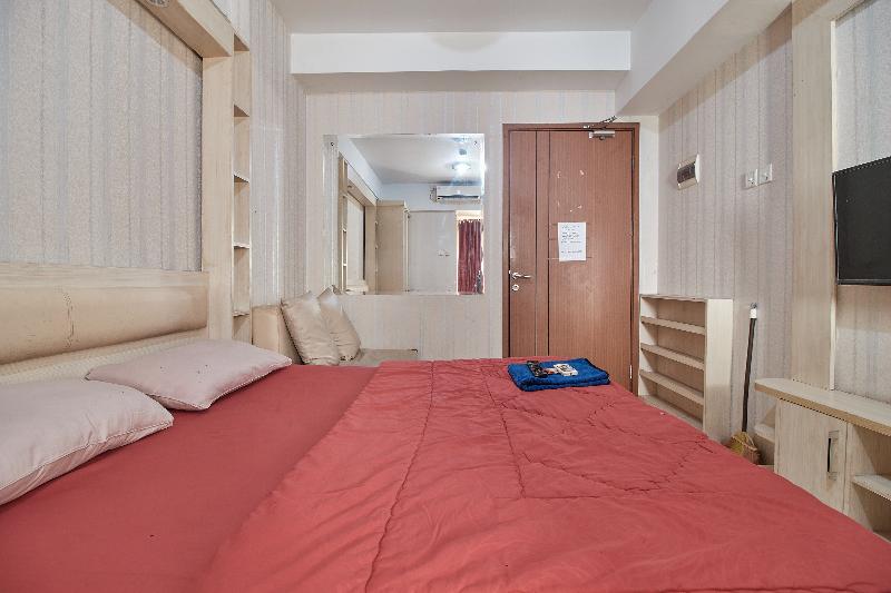 Apartment Green Lake Ciputat By Celebrity Room - Oda