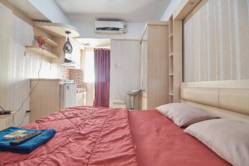Apartment Green Lake Ciputat By Celebrity Room - Oda
