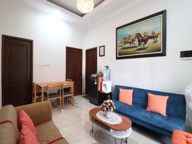 Bisma Balcony Homestay By Zuzu - Oda